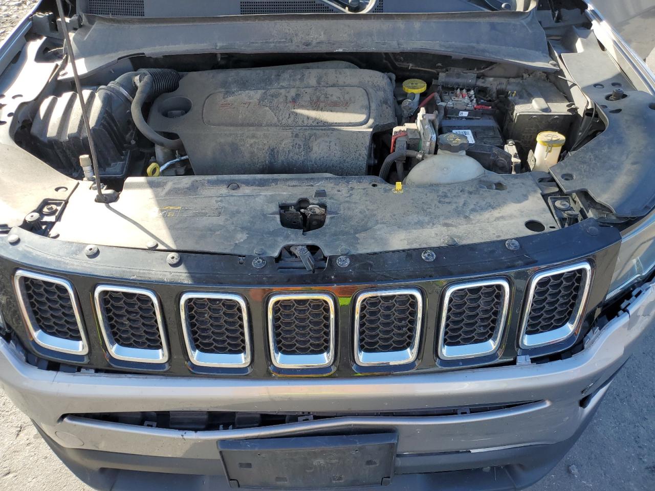 2018 Jeep Compass VIN 3C4NJCAB8JT272918 Copart auction photo, front end / side damage thumbnail 12