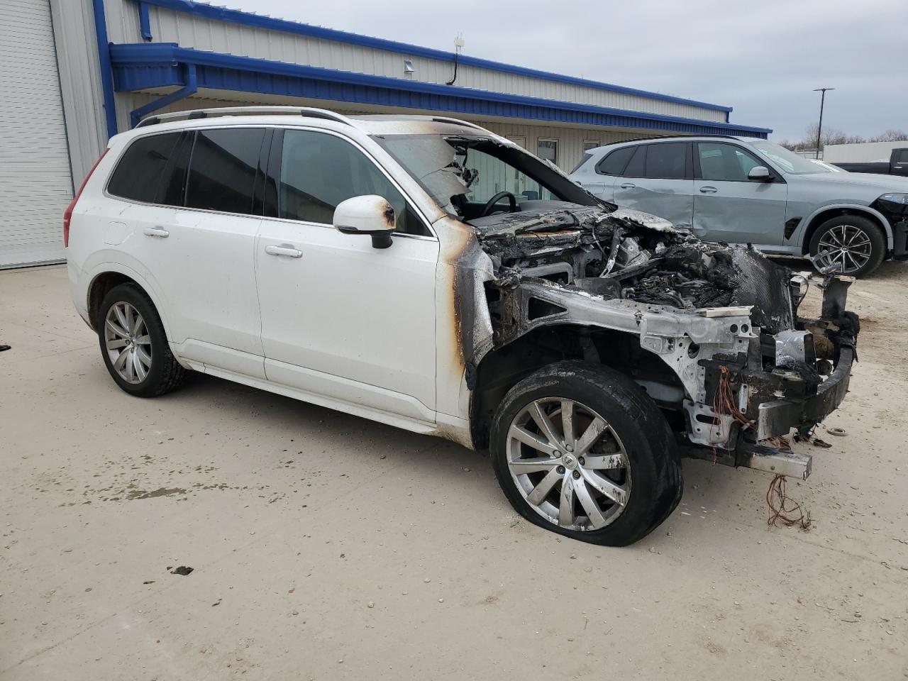 2018 Volvo XC90 VIN YV4A22PK3J1190581 Copart auction photo, burn - engine / burn - interior damage thumbnail 4