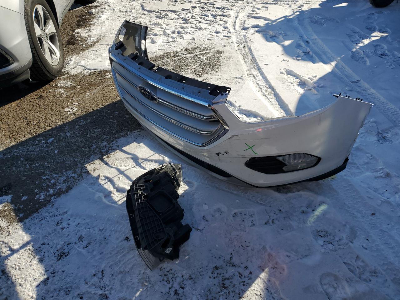 2019 Ford Escape VIN 1FMCU0GD2KUB32484 Copart auction photo, front end damage thumbnail 13