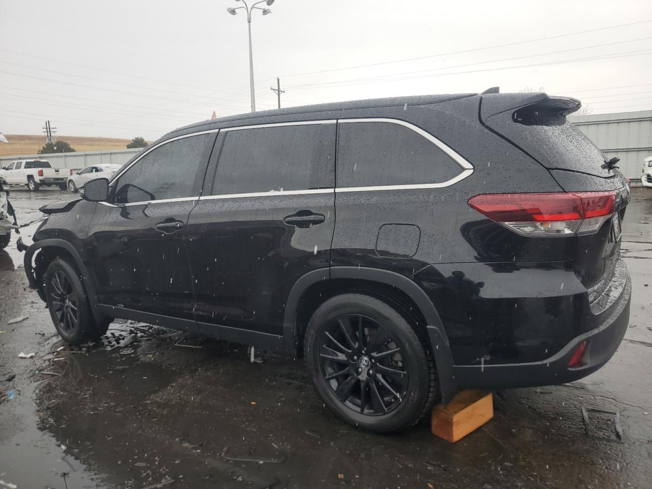 2019 Toyota Highlander VIN 5TDJZRFH5KS606535 Copart auction photo, front end damage thumbnail 2
