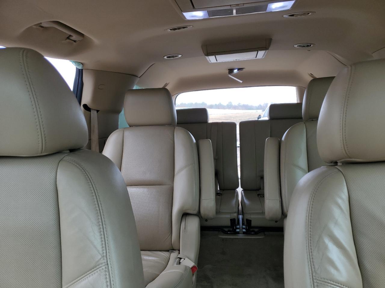 2012 Chevrolet Suburban VIN 1GNSCKE02CR199645 Copart auction photo, side / minor dent/scratches damage thumbnail 10