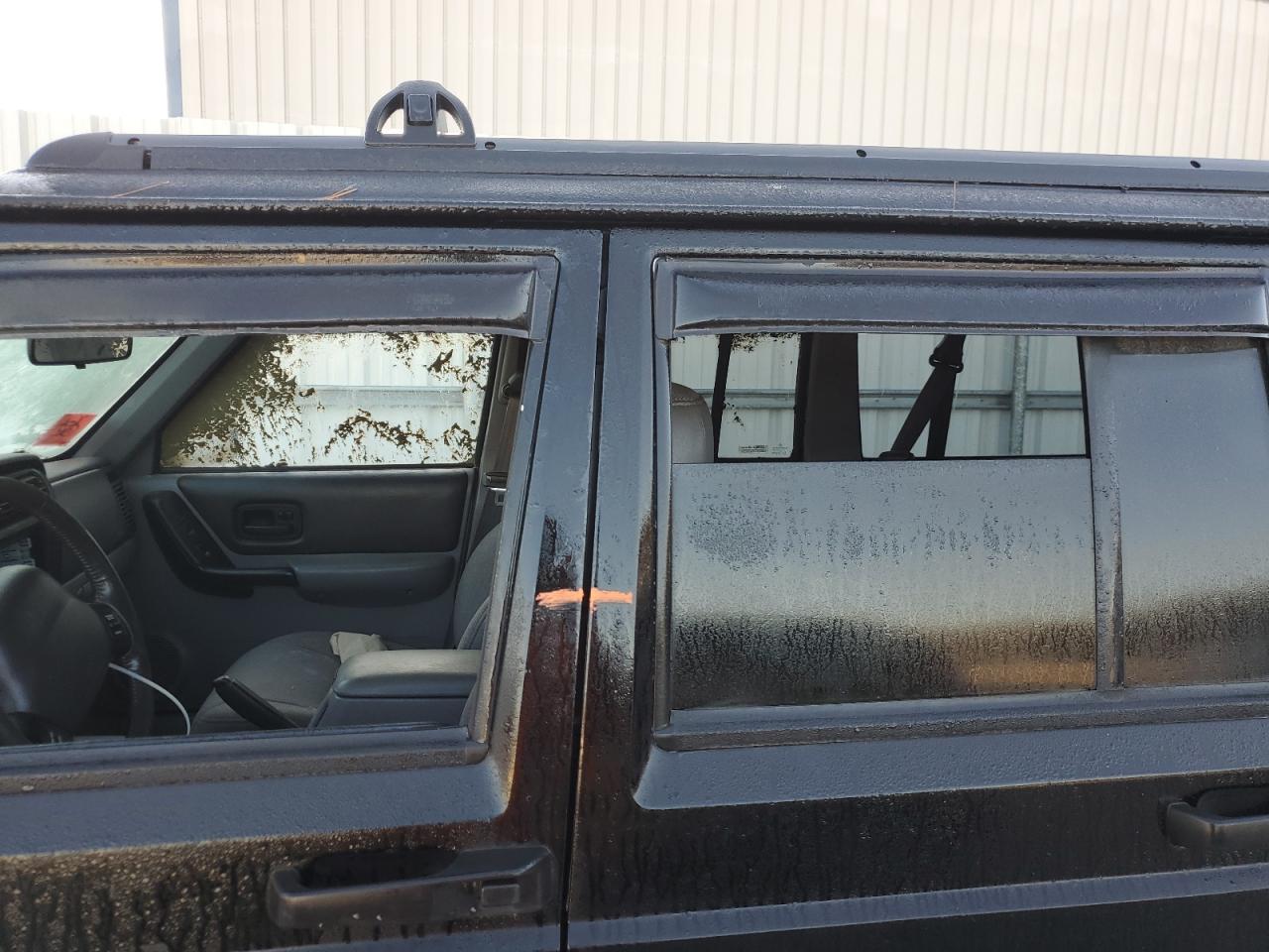 1998 Jeep Grand Cherokee VIN 1J4FJ68S4WL107800 Copart auction photo, water/flood damage thumbnail 13