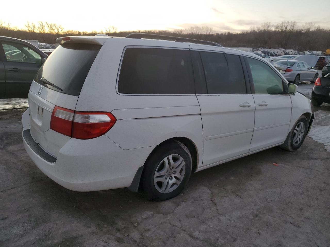 2007 Honda Odyssey VIN 5FNRL38747B428215 Copart auction photo, front end damage thumbnail 3