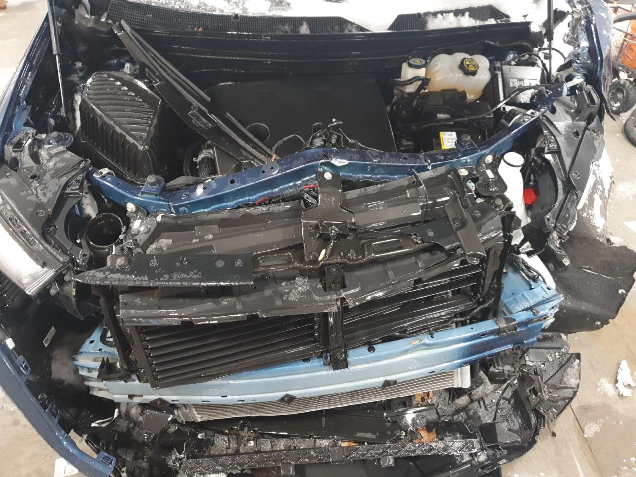 2022 Chevrolet Traverse VIN 1GNEVGKW1NJ195357 Copart auction photo, front end / side damage thumbnail 11