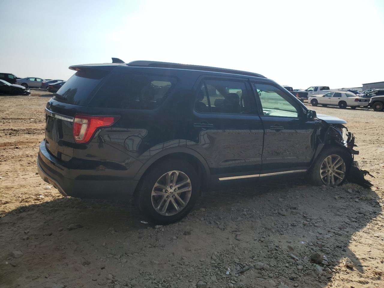 2017 Ford Explorer VIN 1FM5K7D81HGB03550 Copart auction photo, front end damage thumbnail 3