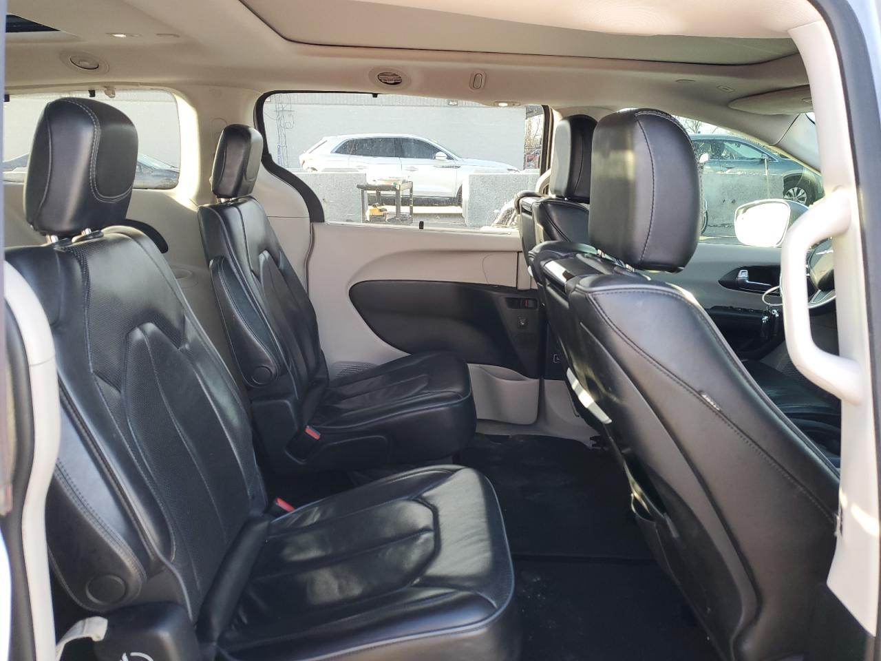 2018 Chrysler Pacifica VIN 2C4RC1GG8JR226303 Copart auction photo, side / rear end damage thumbnail 11