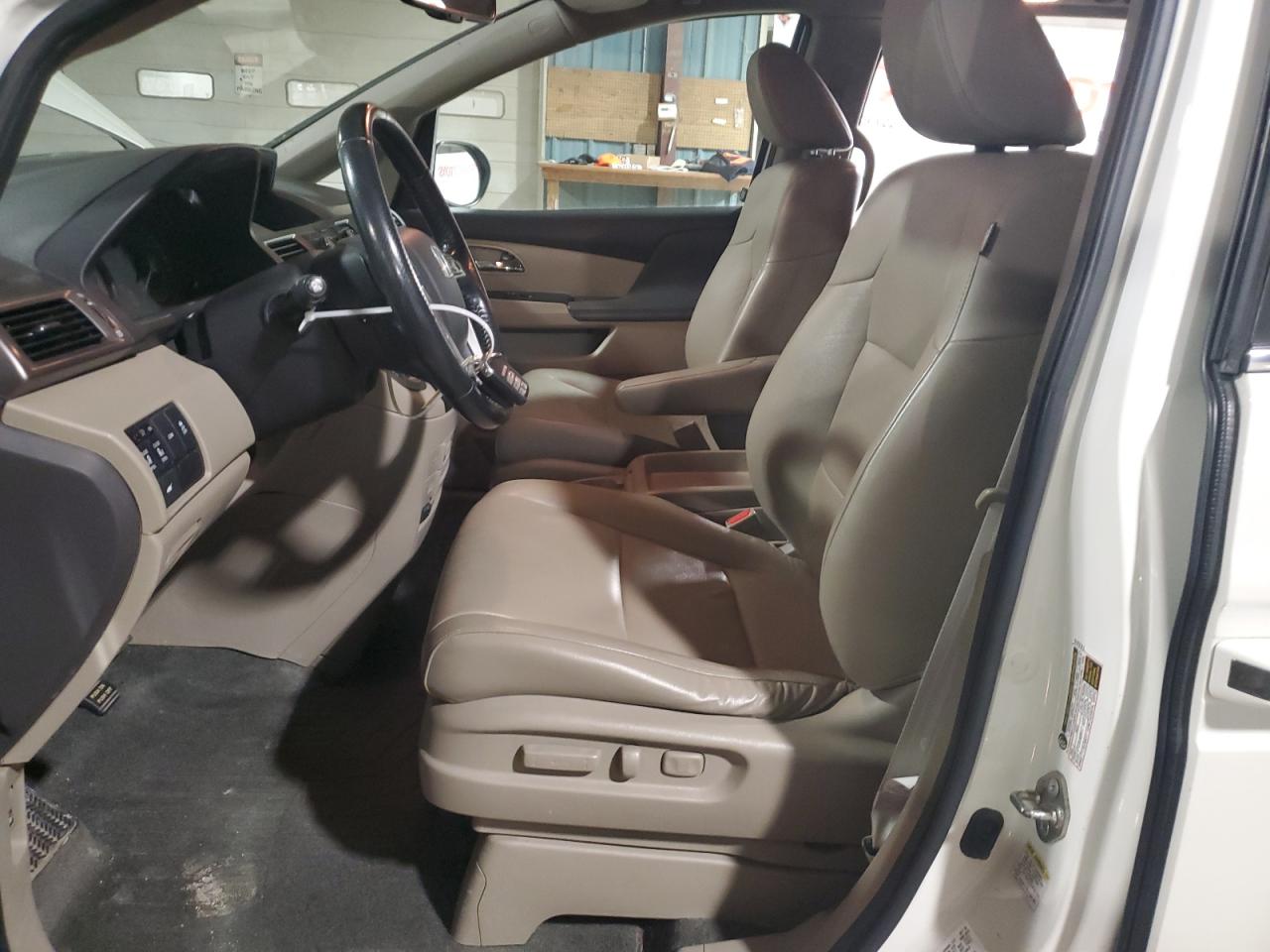 2016 Honda Odyssey VIN 5FNRL5H61GB067934 Copart auction photo, front end / minor dent/scratches damage thumbnail 7
