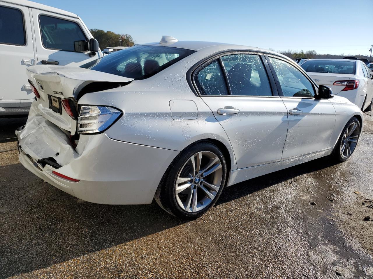 2013 BMW 3er VIN WBA3A5C52DF601991 Copart auction photo, rear end damage thumbnail 3