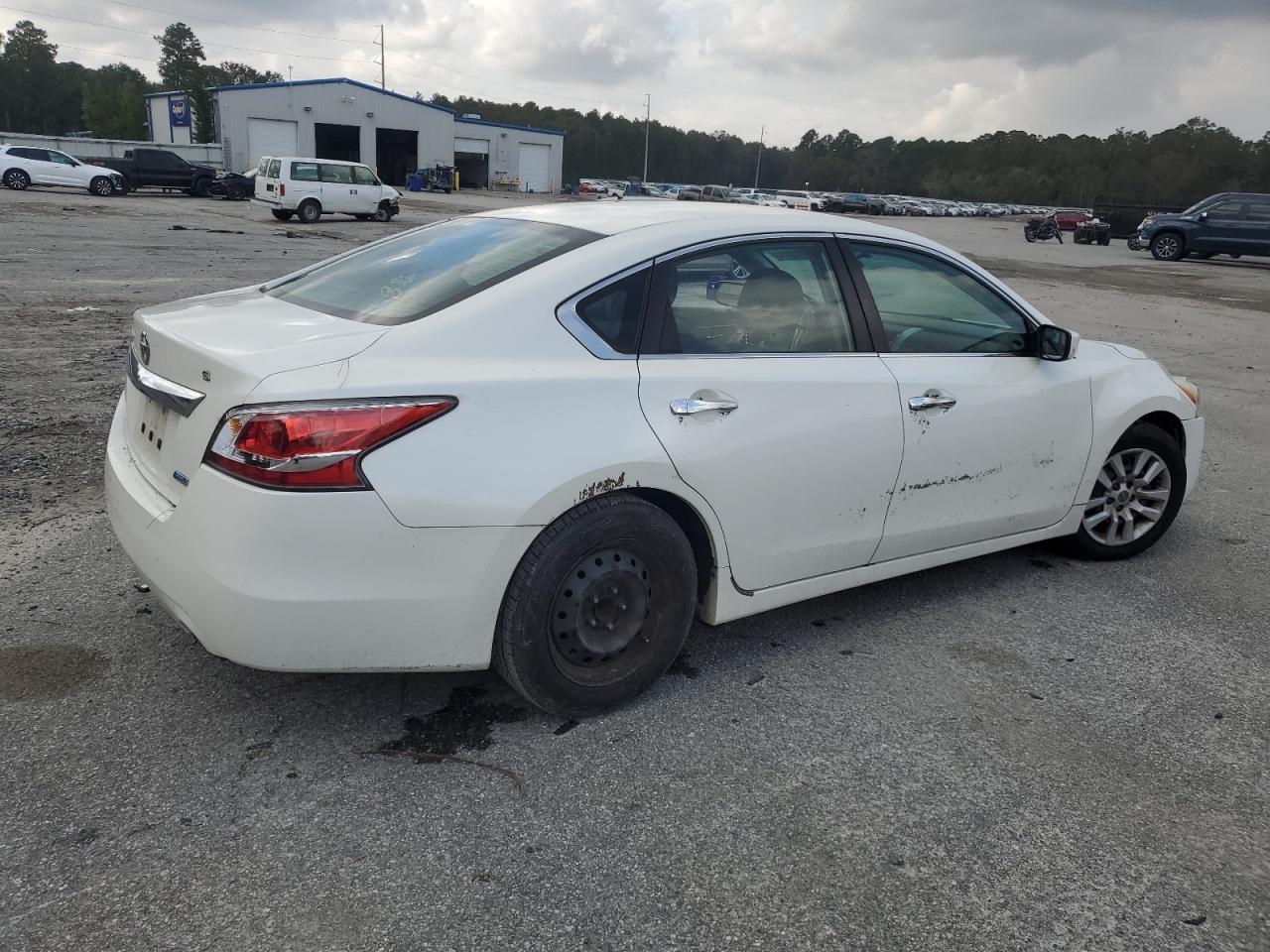 2014 Nissan Altima VIN 1N4AL3AP8EC102232 Copart auction photo, water/flood damage thumbnail 3
