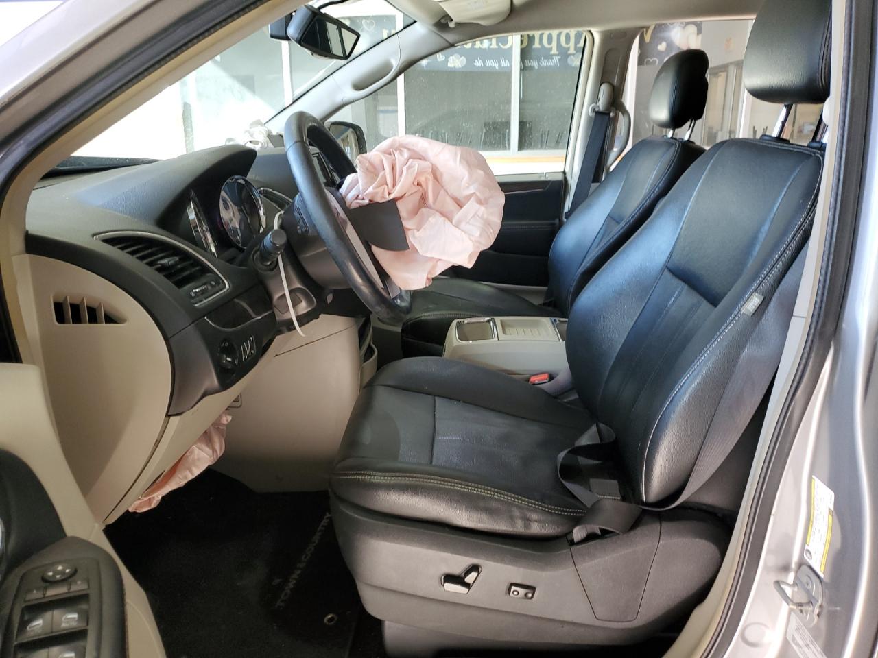 2015 Chrysler Town & Country VIN 2C4RC1CG3FR728293 Copart auction photo, front end / side damage thumbnail 7