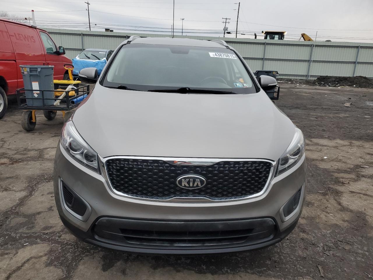 2016 KIA Sorento VIN 5XYPGDA31GG015685 Copart auction photo, minor dent/scratches damage thumbnail 5