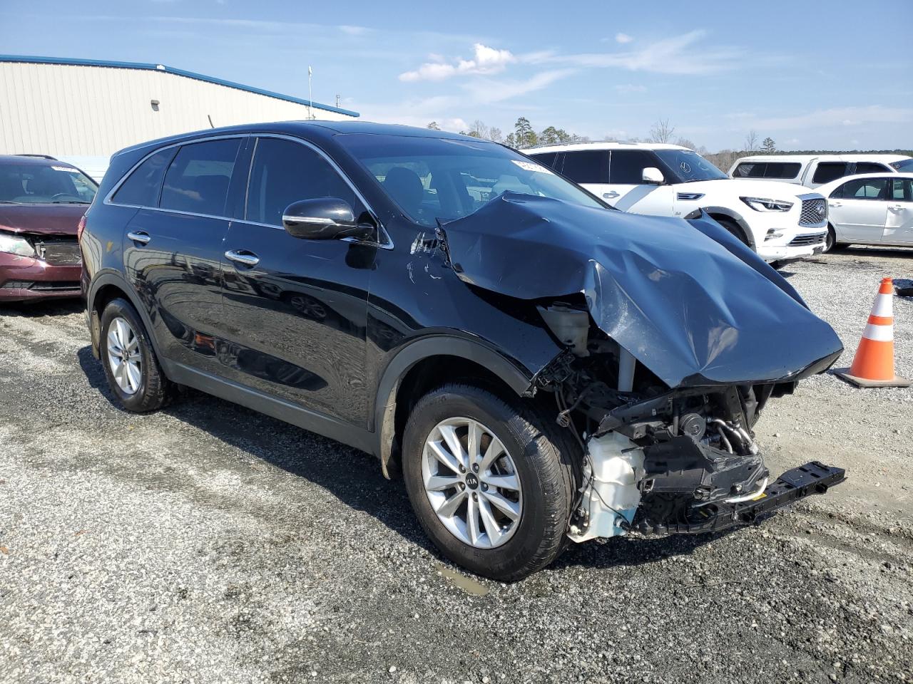 2019 KIA Sorento VIN 5XYPG4A36KG509811 Copart auction photo, front end damage thumbnail 4