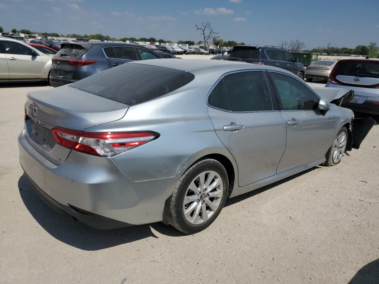 2018 Toyota Camry VIN 4T1B11HKXJU049441 Copart auction photo, front end damage thumbnail 3