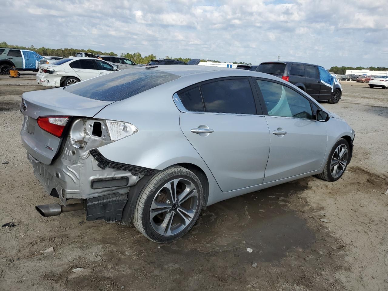 2016 KIA Forte VIN KNAFZ4A84G5473437 Copart auction photo, front end / rear end damage thumbnail 3