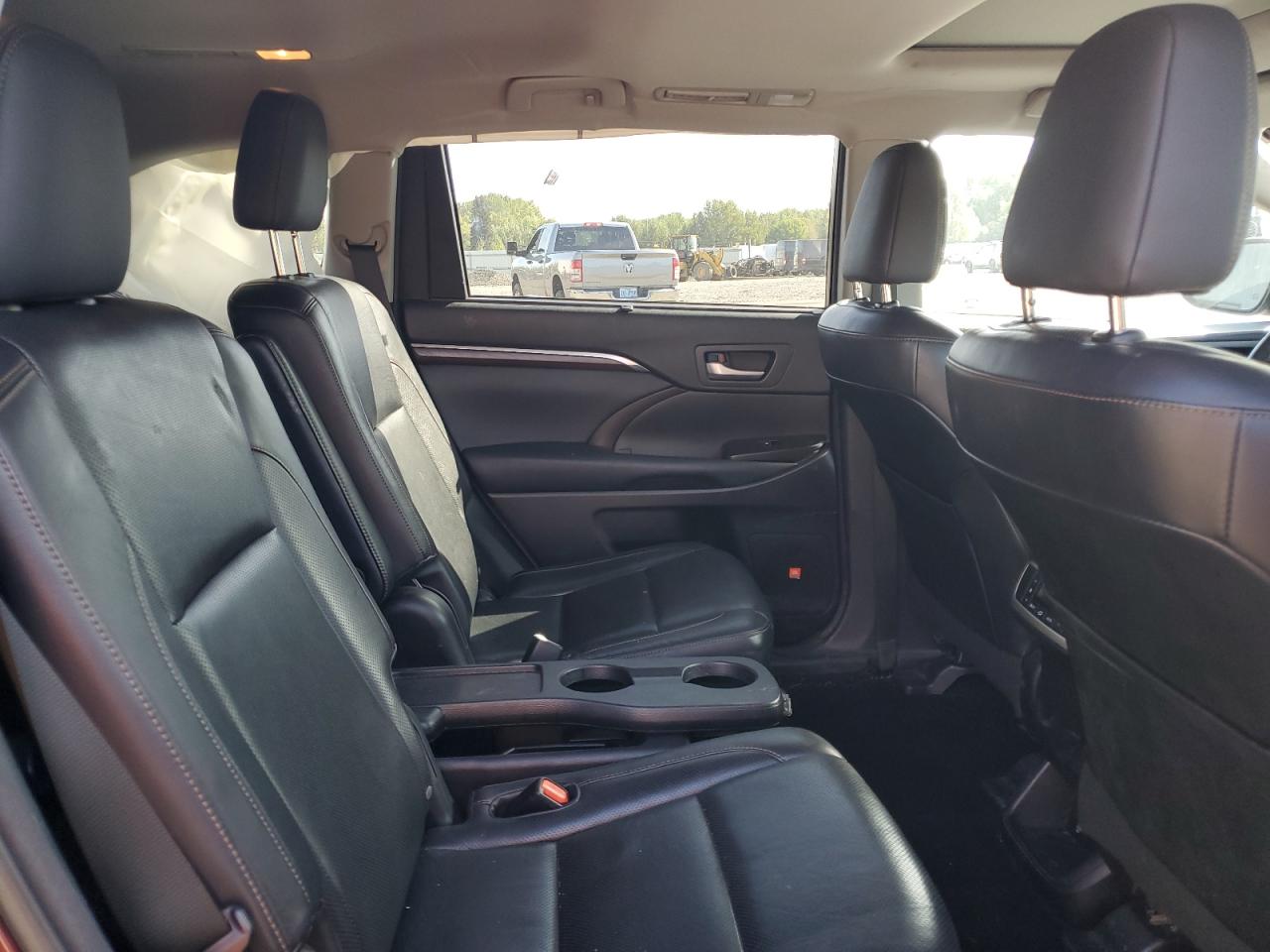 2014 Toyota Highlander VIN 5TDDKRFH0ES022453 Copart auction photo, side / front end damage thumbnail 12