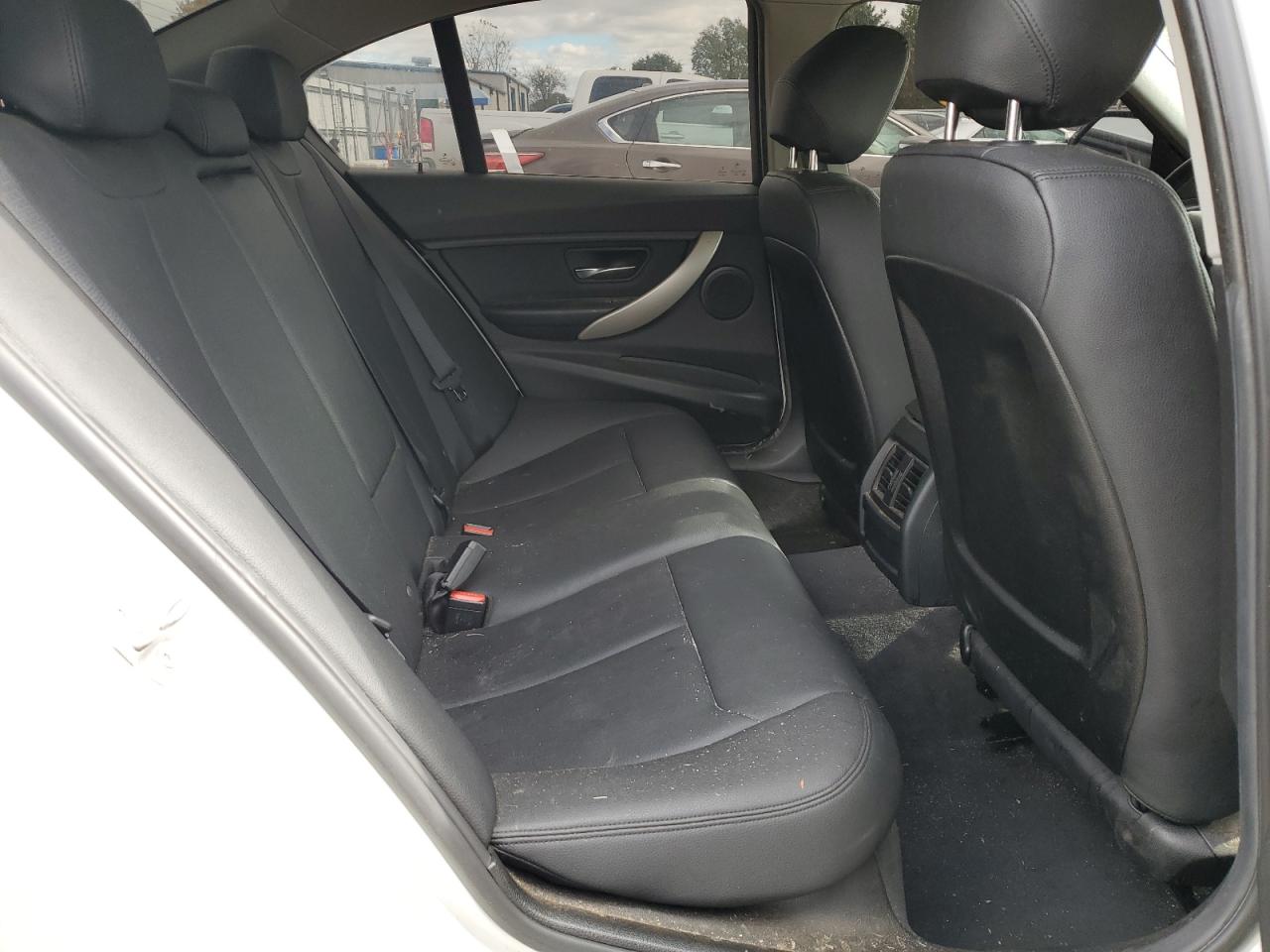 2016 BMW 3er VIN WBA8E5G51GNT93522 Copart auction photo, front end / minor dent/scratches damage thumbnail 10
