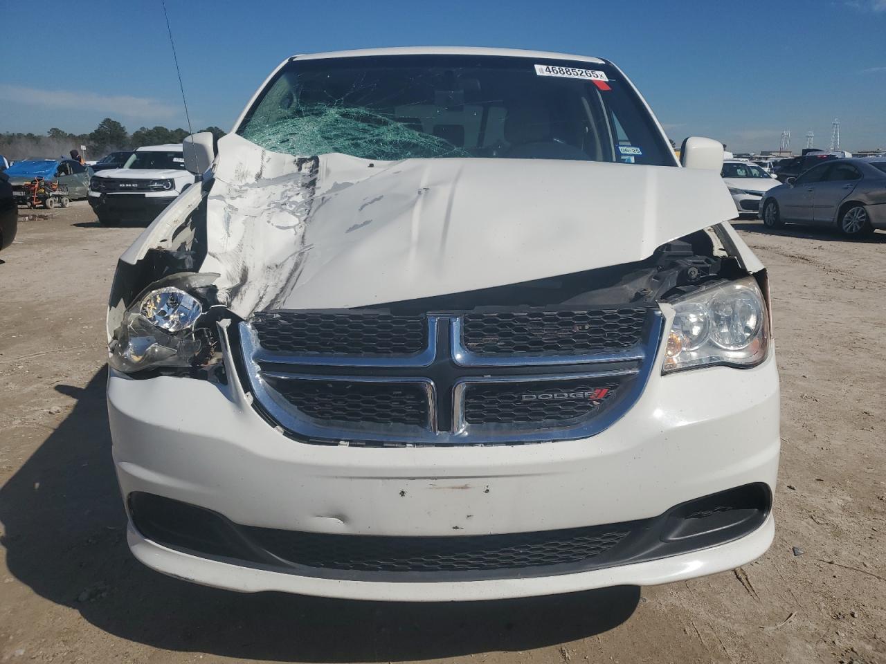 2012 Dodge Caravan VIN 2C4RDGCG4CR323507 Copart auction photo, front end / minor dent/scratches damage thumbnail 5