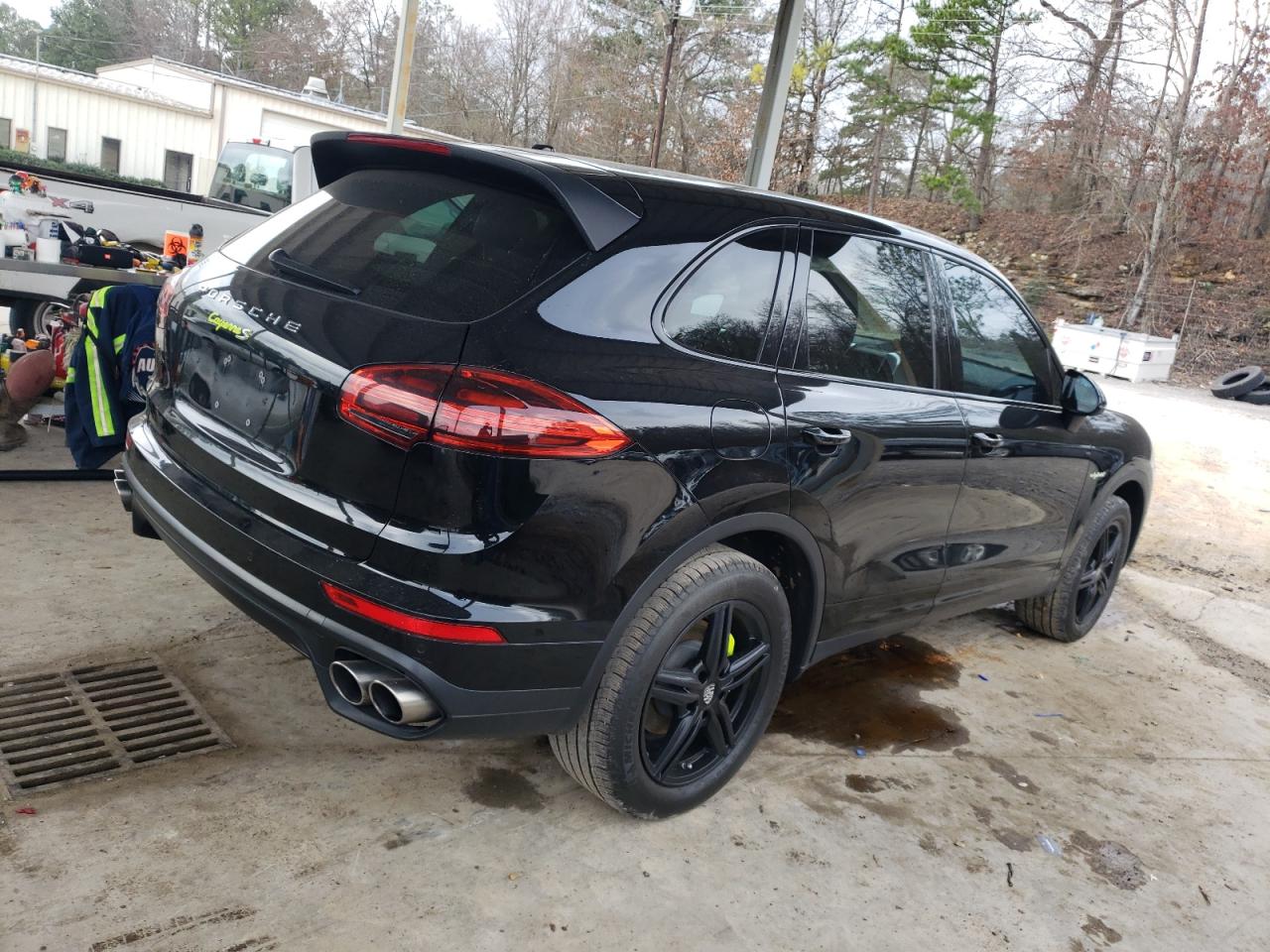 2016 Porsche Cayenne VIN WP1AE2A26GLA17555 Copart auction photo, normal wear damage thumbnail 3