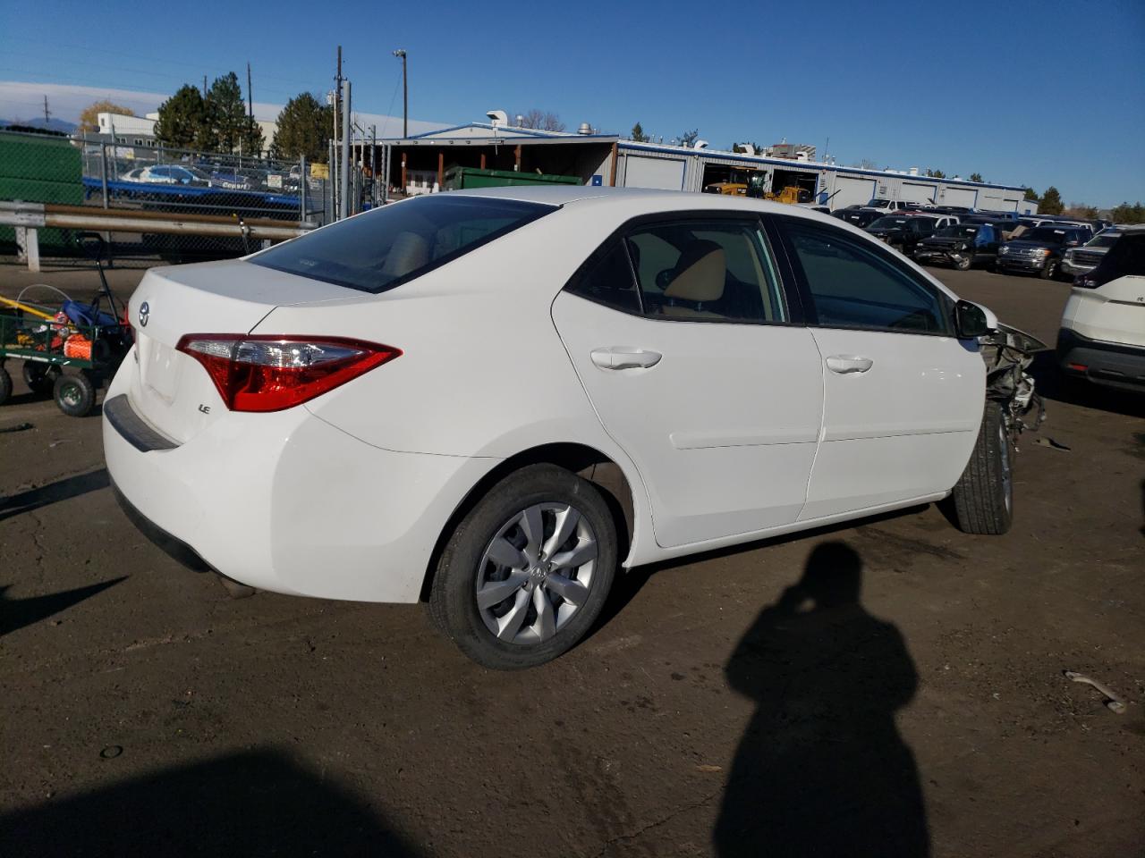 2015 Toyota Corolla VIN 5YFBURHE5FP240287 Copart auction photo, front end / undercarriage damage thumbnail 3