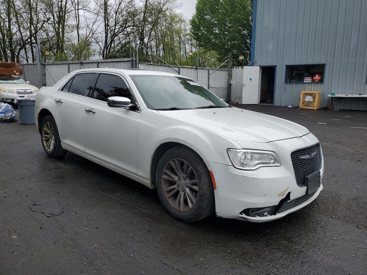 2016 Chrysler 300 VIN 2C3CCAEG1GH238529 Copart auction photo, burn - interior / minor dent/scratches damage thumbnail 4