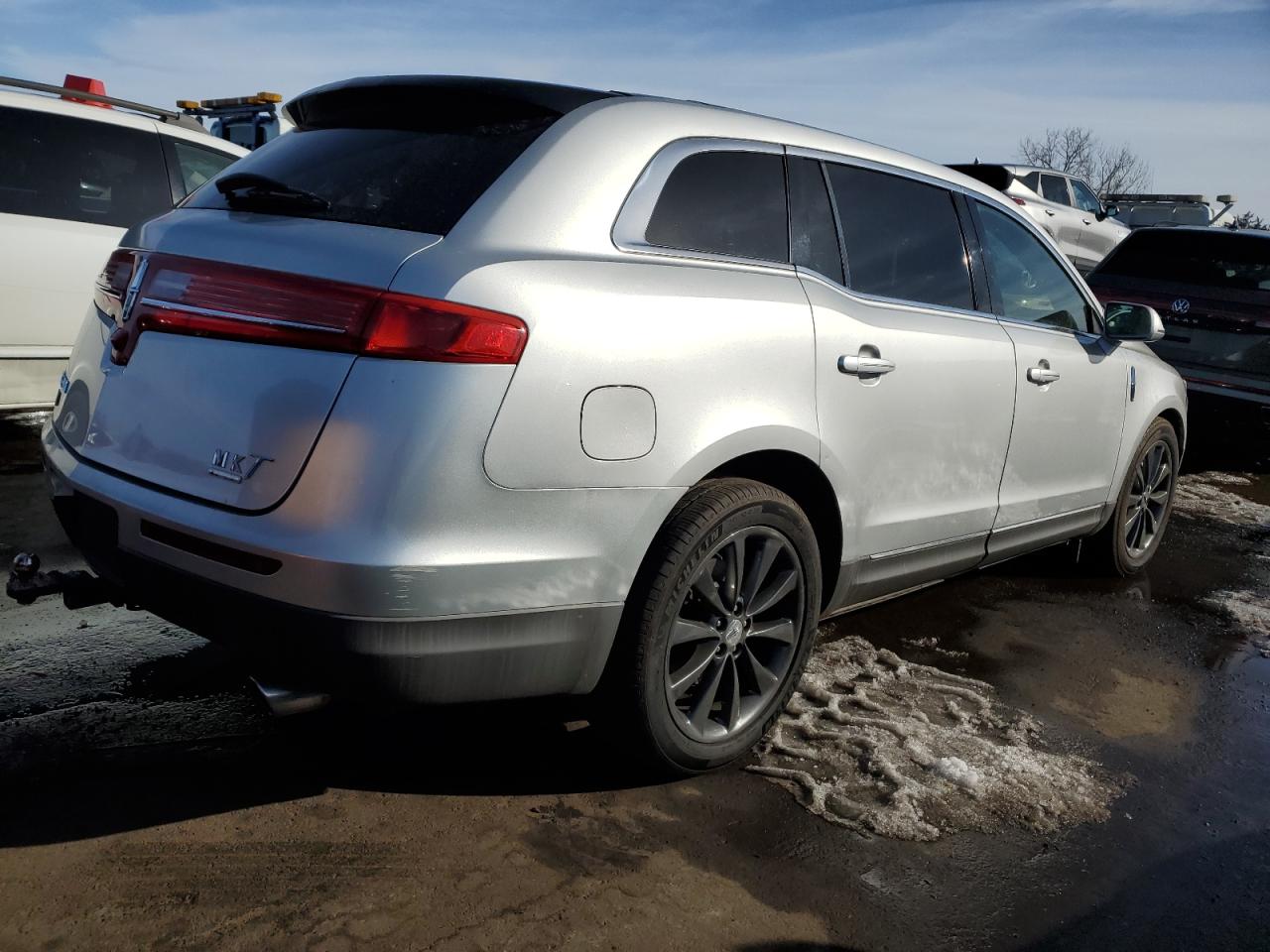 2010 Lincoln MKT VIN 2LMHJ5AT7ABJ28113 Copart auction photo, front end damage thumbnail 3