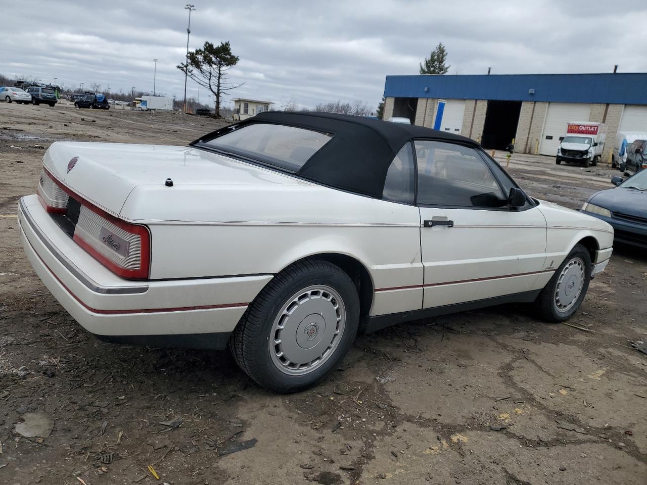 1990 Cadillac Allante VIN 1G6VS3383LU126792 Copart auction photo, front end damage thumbnail 3