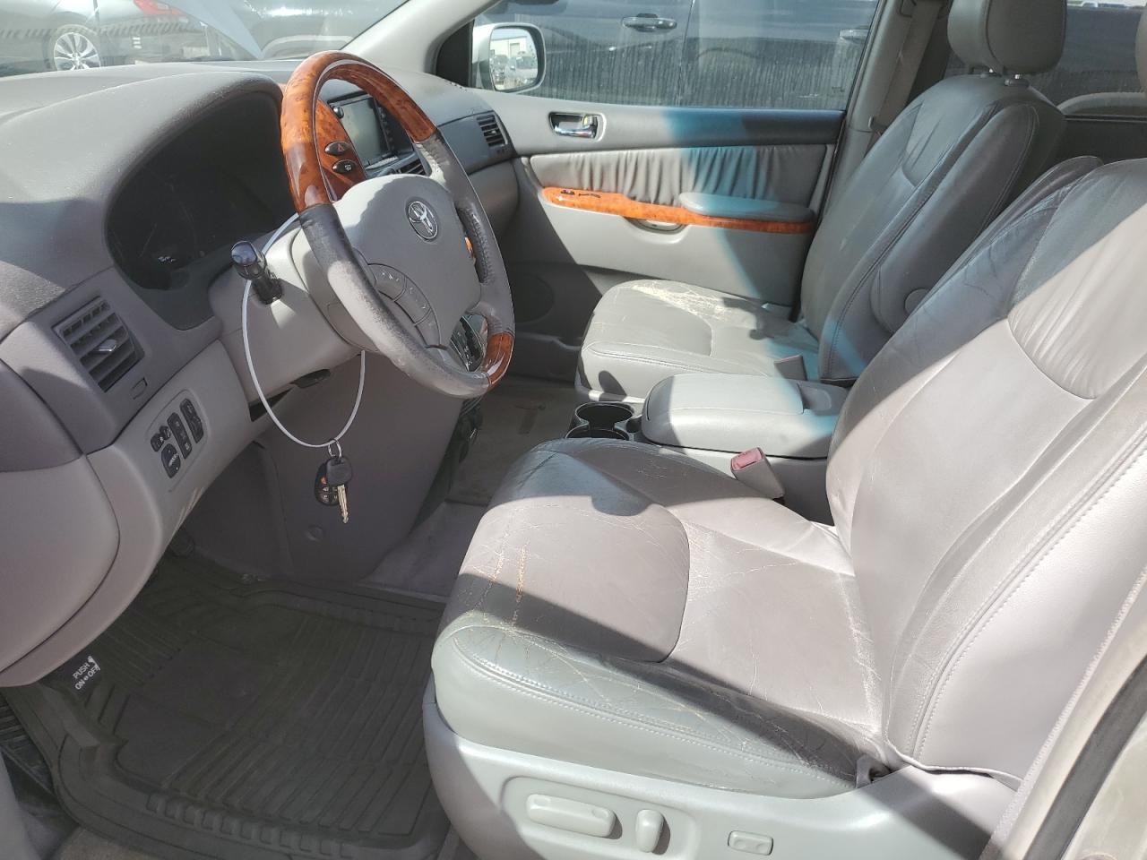 2006 Toyota Sienna VIN 5TDBA22C76S070187 Copart auction photo, minor dent/scratches damage thumbnail 7