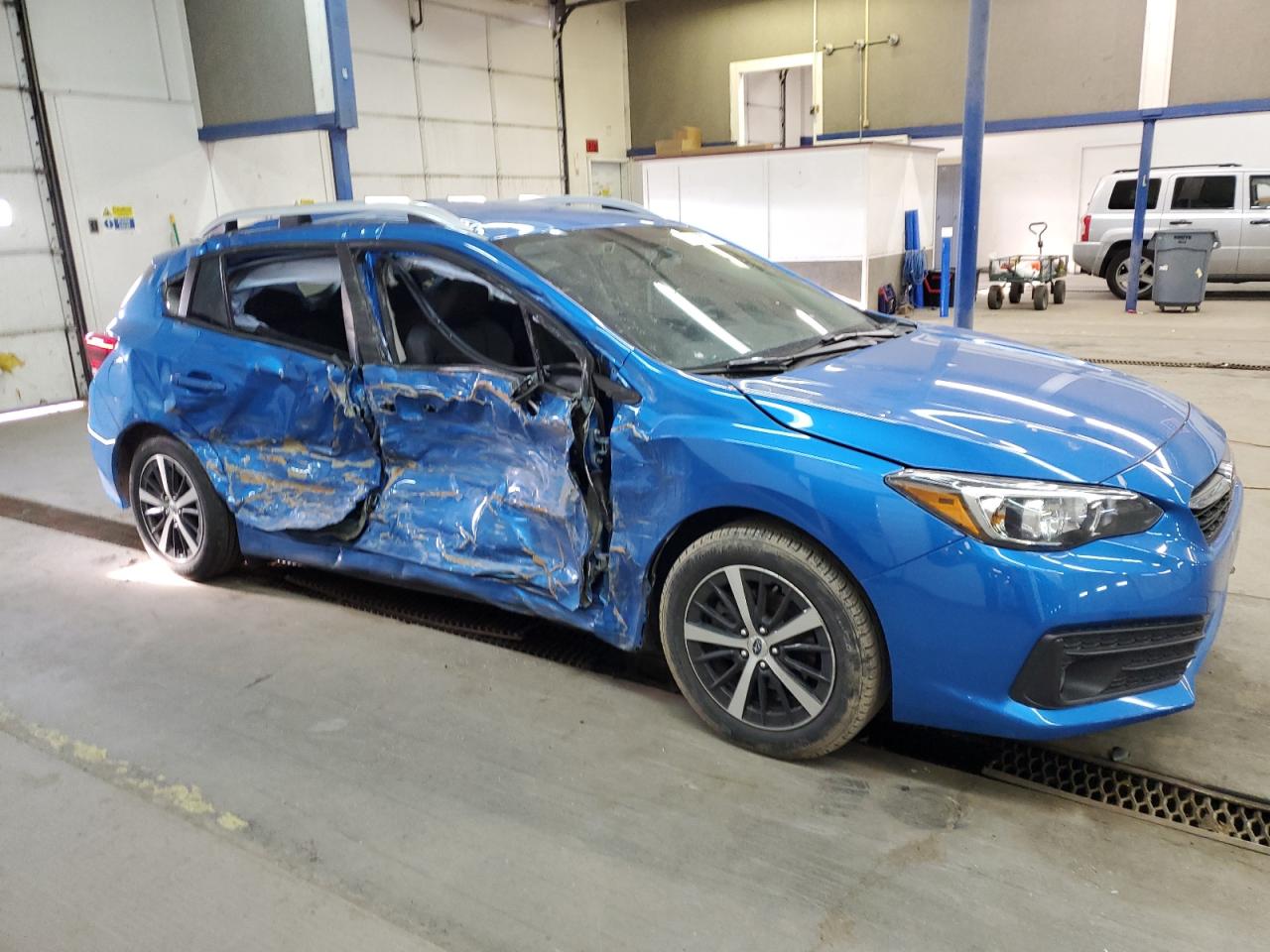 2022 Subaru Impreza VIN 4S3GTAV6XN3716242 Copart auction photo, side / top/roof damage thumbnail 4