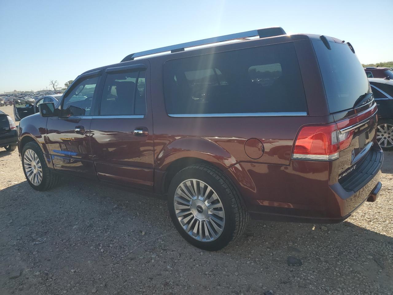 2016 Lincoln Navigator VIN 5LMJJ3HT3GEL03510 Copart auction photo, front end damage thumbnail 2