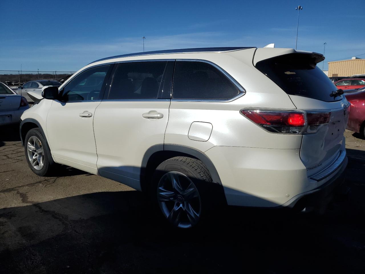 2016 Toyota Highlander VIN 5TDDKRFH0GS238077 Copart auction photo, front end damage thumbnail 2