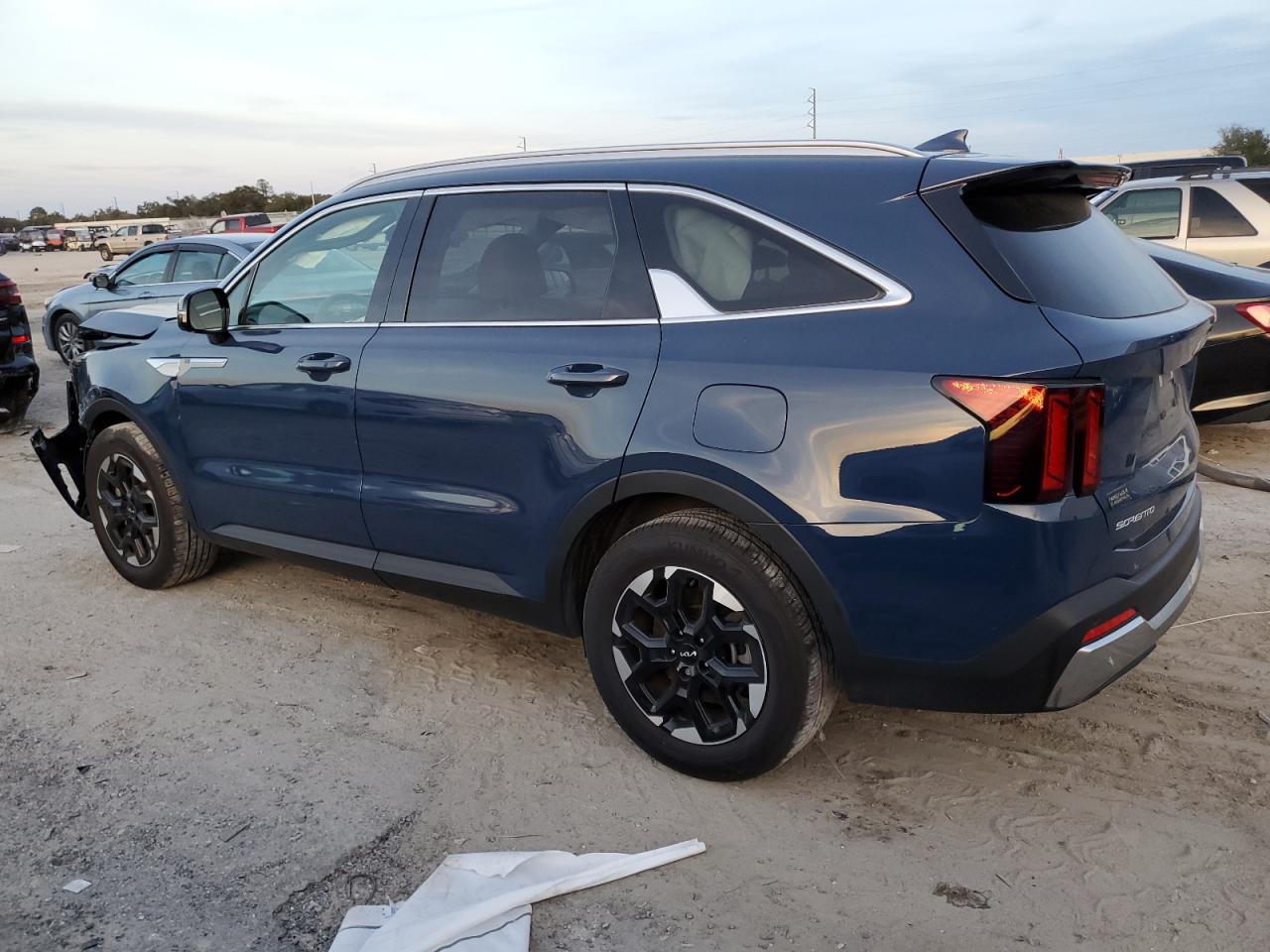 2024 KIA Sorento VIN 5XYRL4JC1RG277892 Copart auction photo, front end damage thumbnail 2