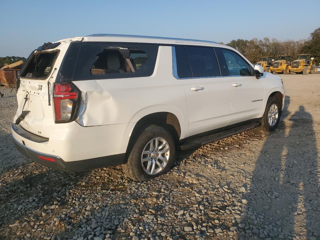 2022 Chevrolet Suburban VIN 1GNSCCKD7NR340368 Copart auction photo, rear end / side damage thumbnail 3