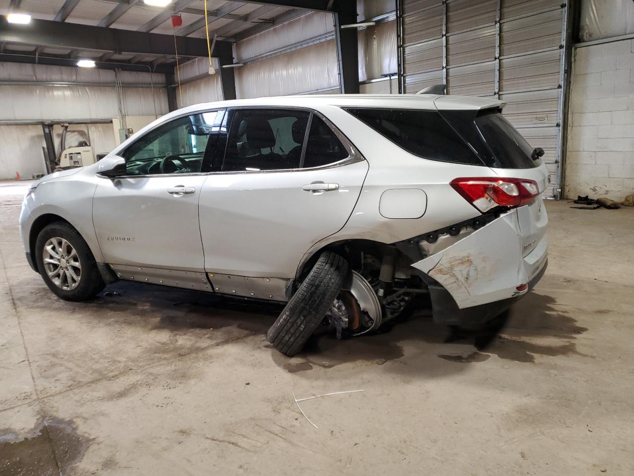 2020 Chevrolet Equinox VIN 2GNAXUEV1L6224019 Copart auction photo, rear end damage thumbnail 2