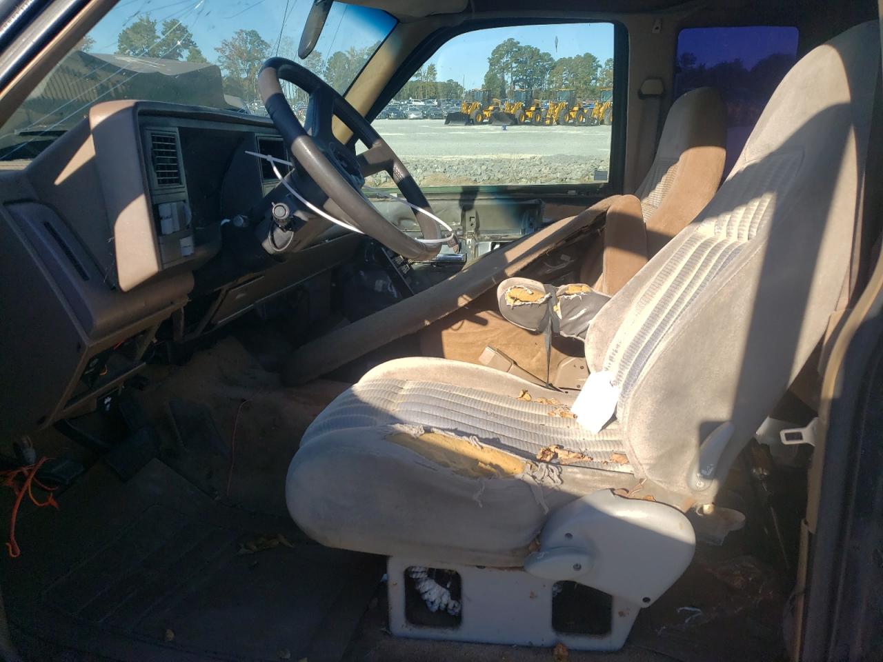 1994 Chevrolet GMT-400 VIN 2GCEC19K6R1214838 Copart auction photo, all over / frame damage damage thumbnail 7