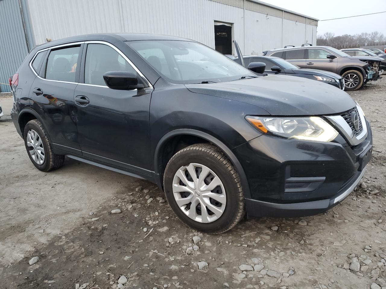 2019 Nissan Rogue VIN 5N1AT2MV5KC821864 Copart auction photo, normal wear / minor dent/scratches damage thumbnail 4