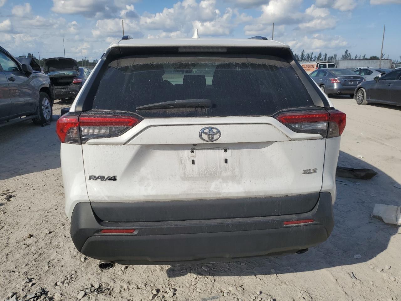 2019 Toyota RAV 4 VIN 2T3W1RFV0KC004161 Copart auction photo, front end / minor dent/scratches damage thumbnail 6