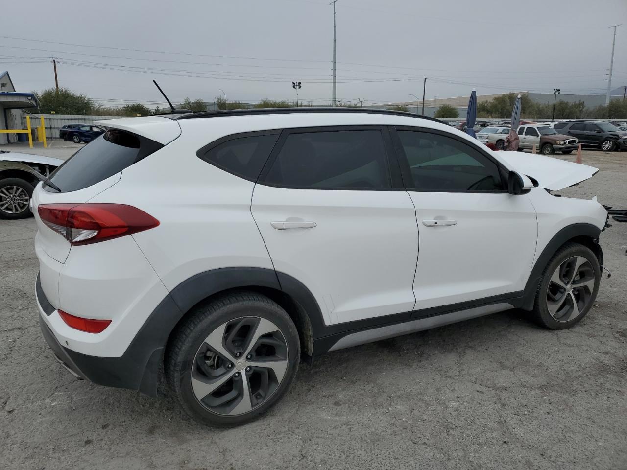 2017 Hyundai Tucson VIN KM8J33A25HU582271 Copart auction photo, front end damage thumbnail 3