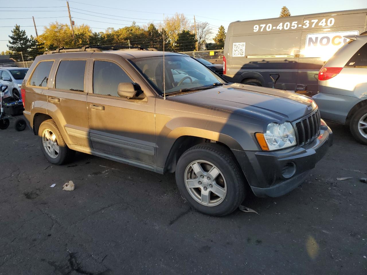2005 Jeep Grand Cherokee VIN 1J4GR48K25C552505 Copart auction photo, hail damage thumbnail 4
