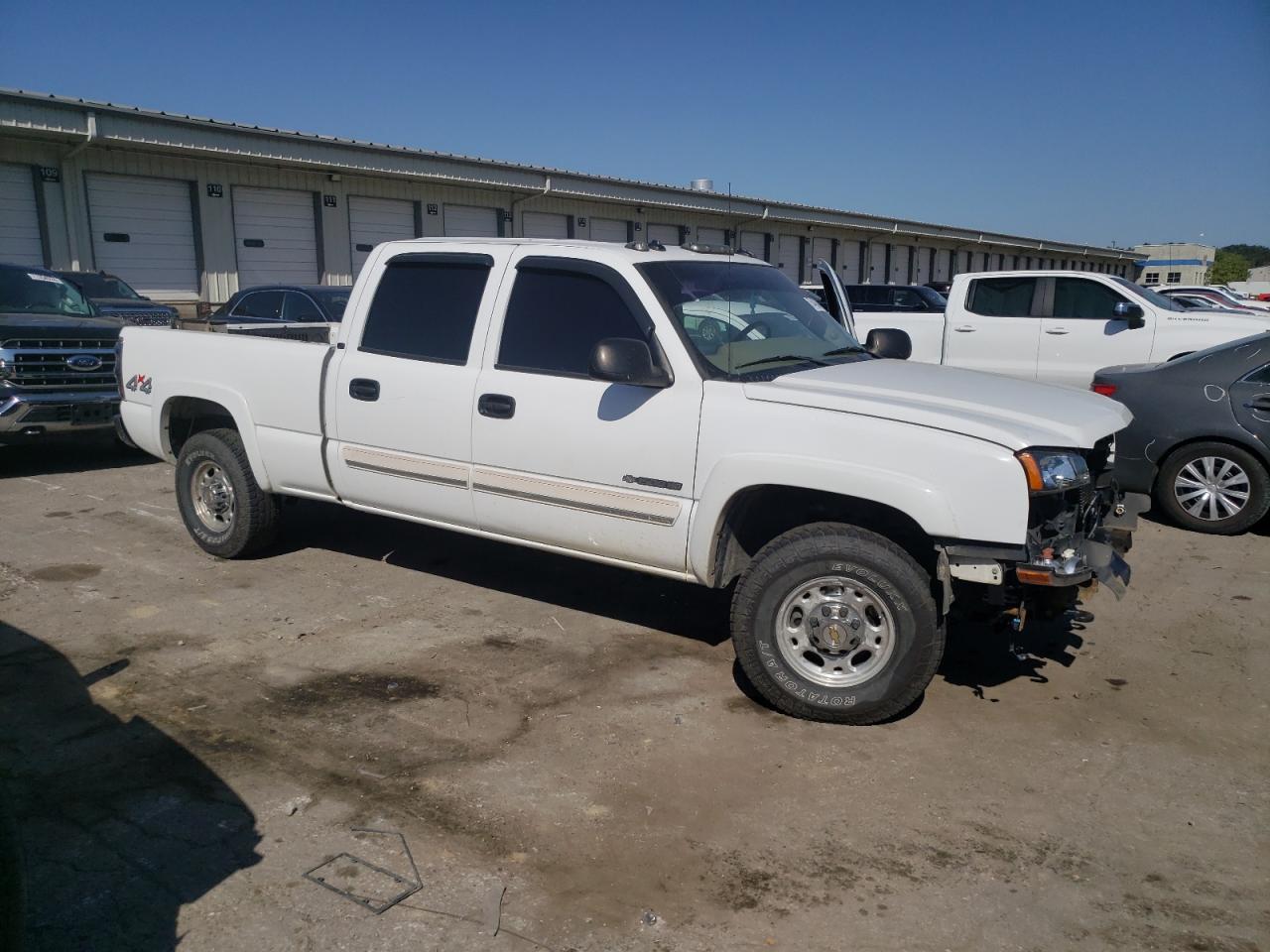 2003 Chevrolet Silverado VIN 1GCGK13U93F246110 Copart auction photo, front end damage thumbnail 4