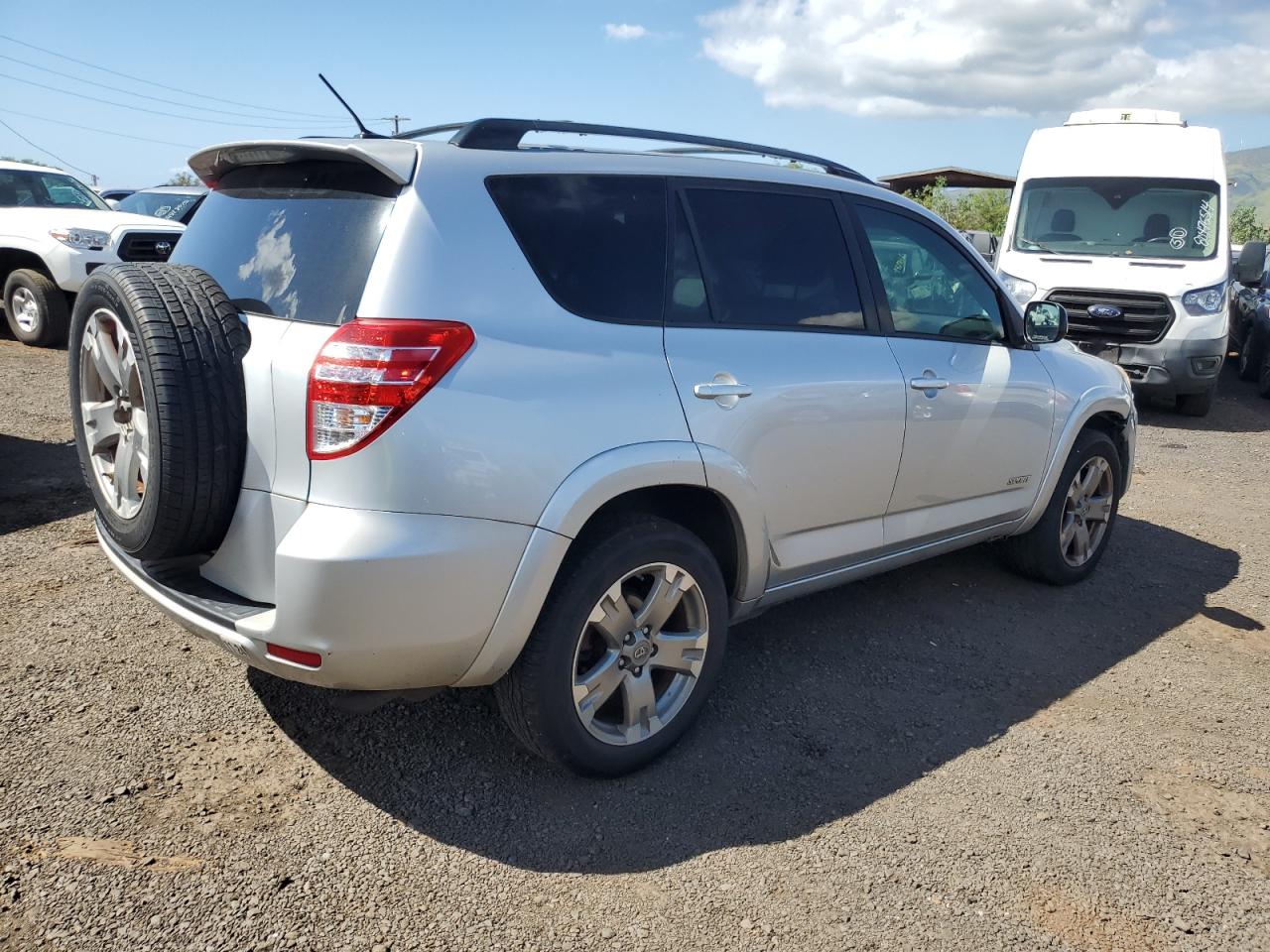 2011 Toyota RAV 4 VIN JTMWF4DV6B5042099 Copart auction photo, front end damage thumbnail 3