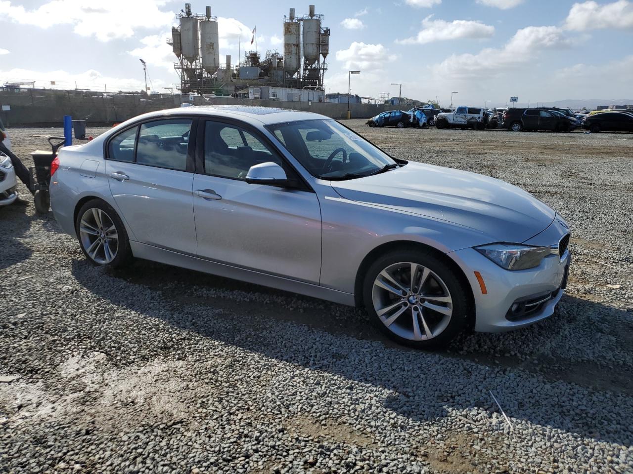 2016 BMW 3er VIN WBA8E9C51GK648104 Copart auction photo, minor dent/scratches damage thumbnail 4