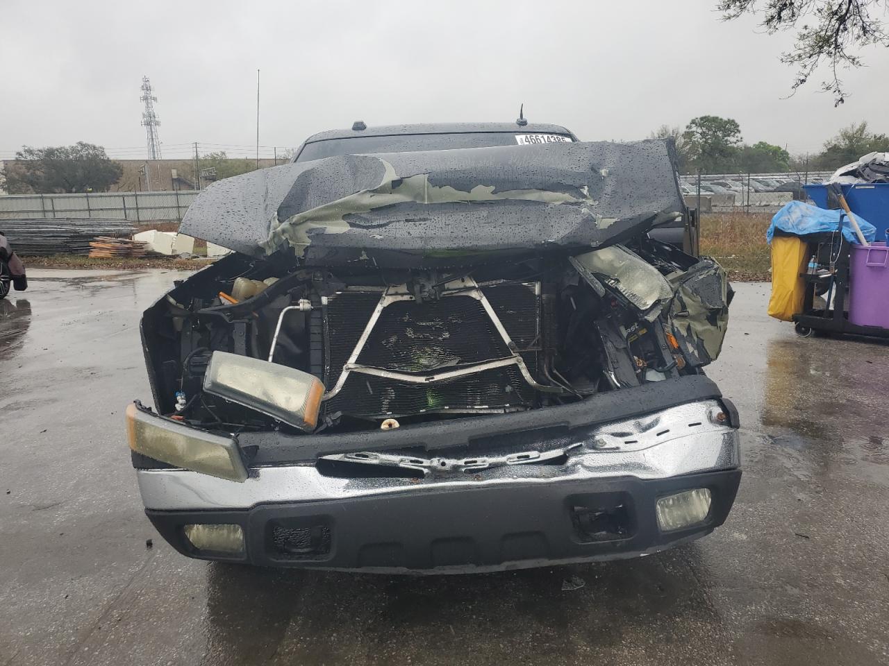 2004 Chevrolet Silverado VIN 2GCEC19T841114239 Copart auction photo, front end / side damage thumbnail 5