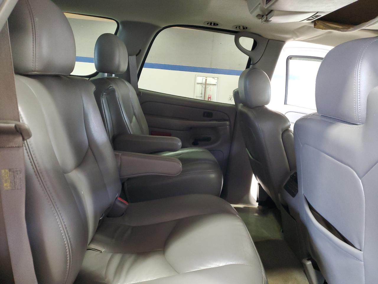 2004 Chevrolet Tahoe VIN 1GNEK13Z14R295723 Copart auction photo, front end / side damage thumbnail 12
