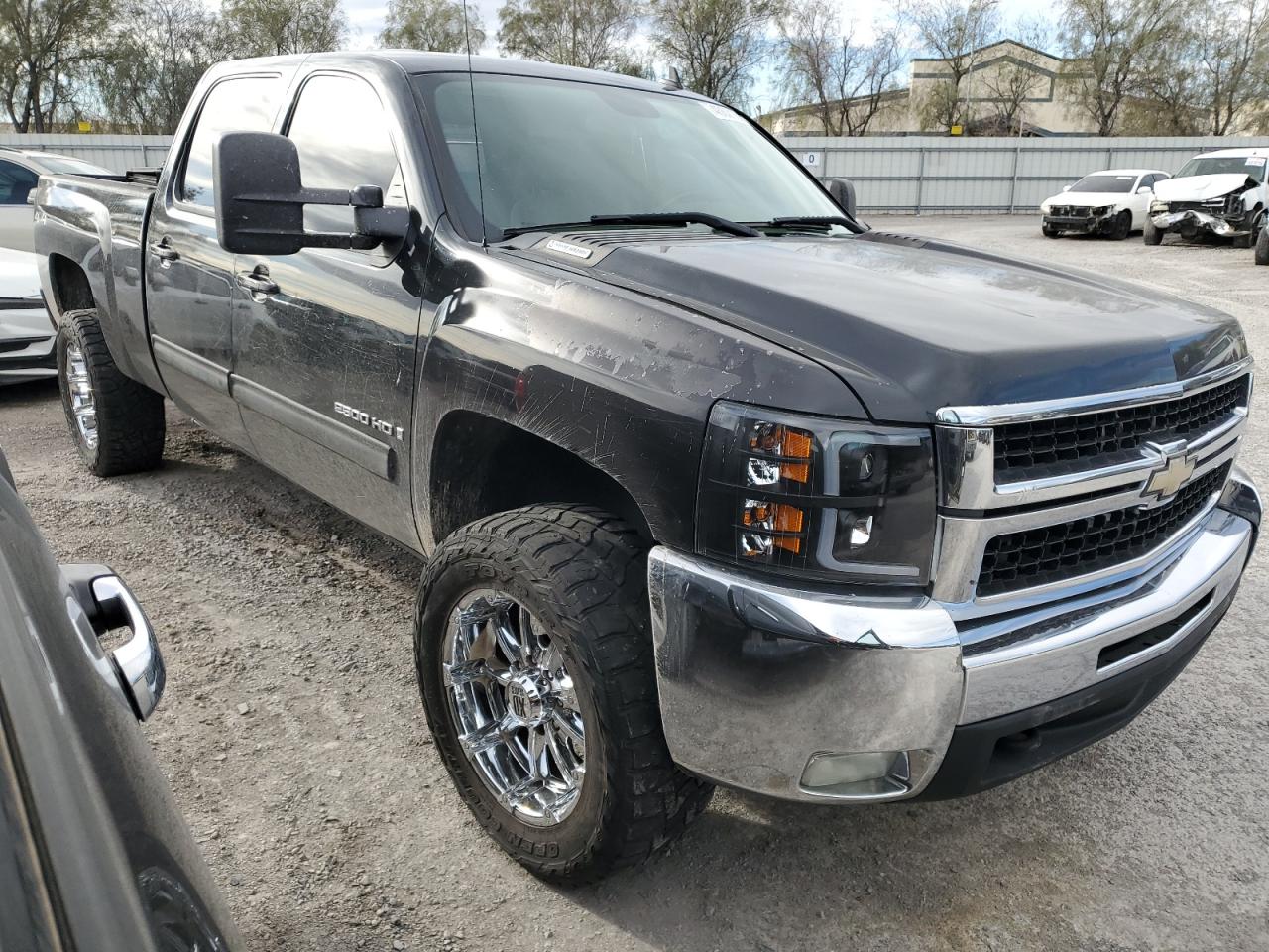 2009 Chevrolet Silverado VIN 1GCHK63699F118476 Copart auction photo, all over / undercarriage damage thumbnail 4