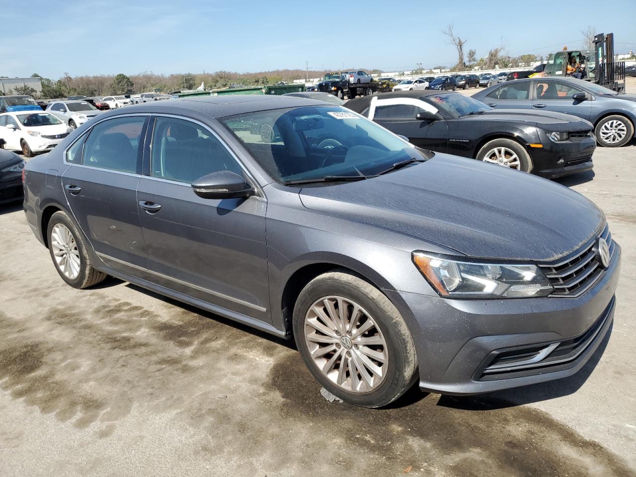 2016 Volkswagen Passat VIN 1VWBT7A32GC033704 Copart auction photo, minor dent/scratches damage thumbnail 4