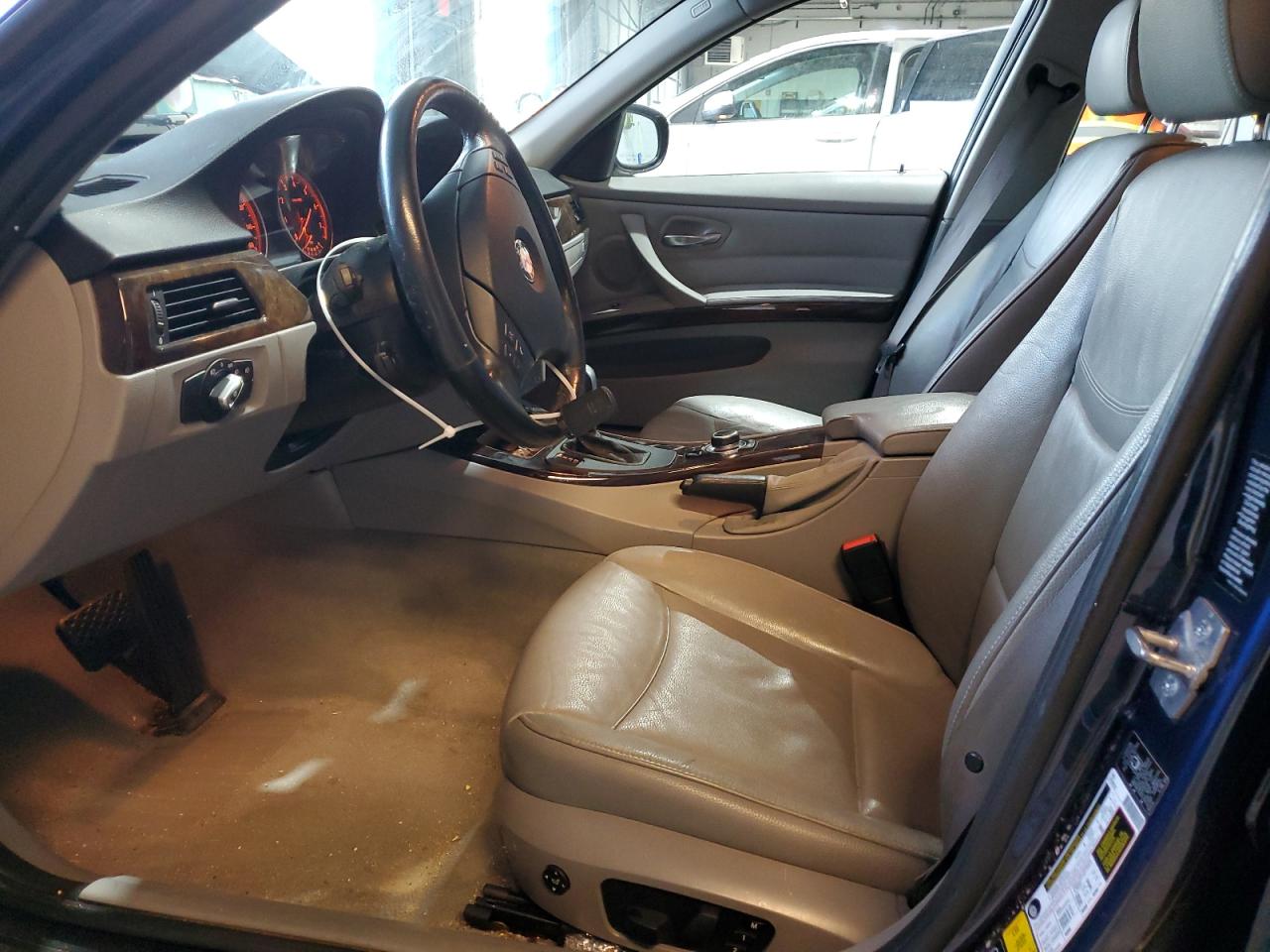 2011 BMW 3er VIN WBAPK5G54BNN30711 Copart auction photo, front end / side damage thumbnail 7