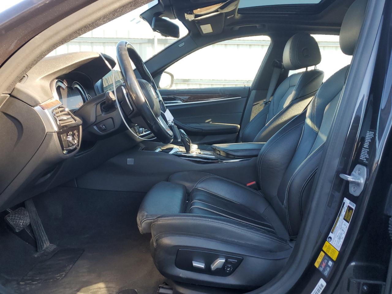 2018 BMW 5er VIN WBAJB1C51JB084036 Copart auction photo, front end / minor dent/scratches damage thumbnail 7