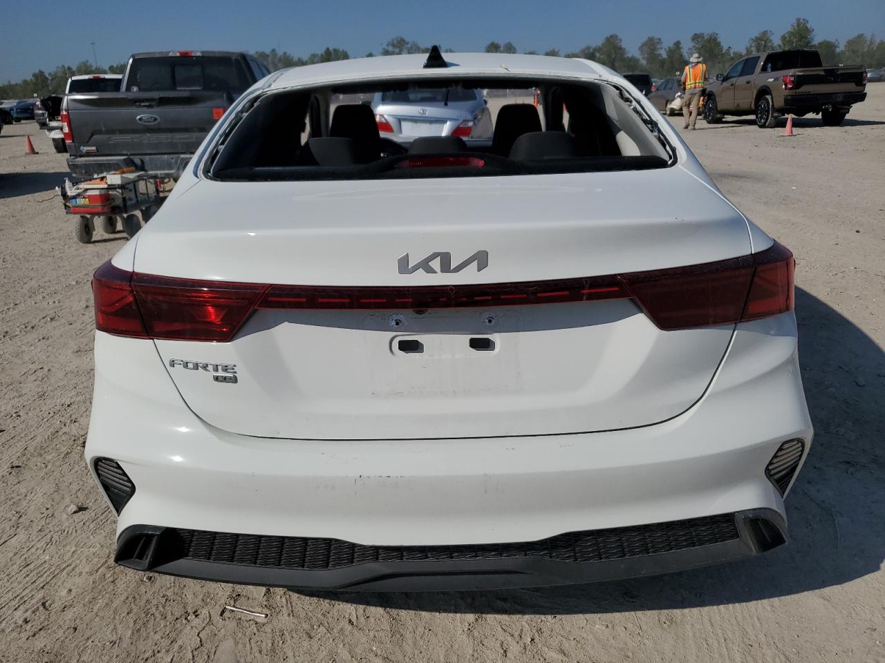 2024 KIA Forte VIN 3KPF24AD2RE815348 Copart auction photo, front end damage thumbnail 6