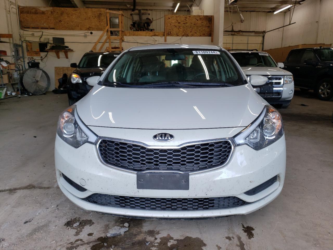 2015 KIA Forte VIN KNAFK4A61F5412631 Copart auction photo, side damage thumbnail 5