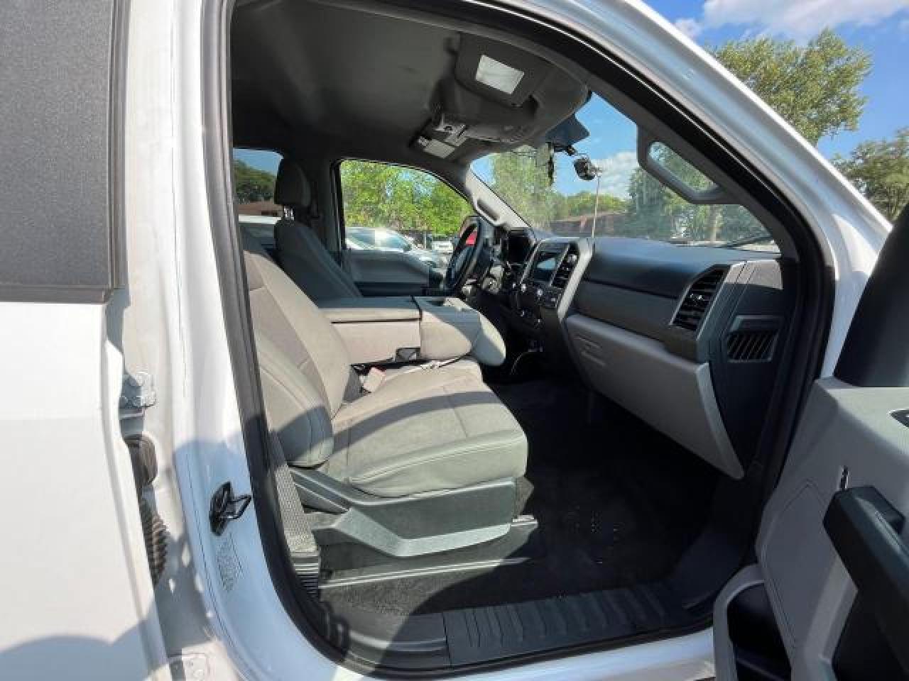 2019 Ford F350 VIN 1FT8W3DT5KED23974 Copart auction photo, minor dent/scratches / normal wear damage thumbnail 5